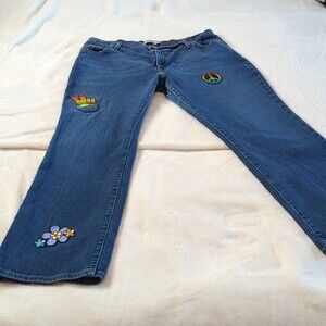 Levi's Relaxed Bootcut 550 jeans with  patches size 16 short